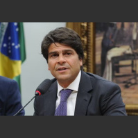 Proposta cria desigualdade entre servidores, diz Pedro Paulo sobre projeto que aumenta salários no Senado e Câmara