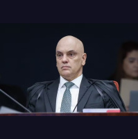 Alexandre de Moraes nega ter sido destinatário de mensagens enviadas a Daniel Vorcaro
