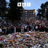 Australia: thousands attend Bondi Beach vigil