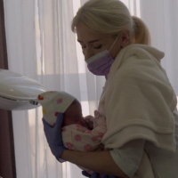 Couples looking for surrogates still going to Ukraine