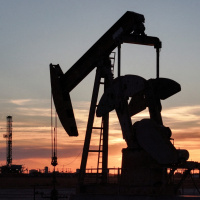 Oil price drops after Trump hints at short Iran war