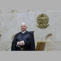 Presidente da OAB marca encontro com Fachin em meio à crise no Supremo