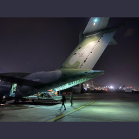 Primeiro avião da FAB com ajuda para vítimas de terremoto pousa na Venezuela