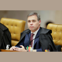 Mendonça vai decidir sobre envio de inquérito contra Lulinha à primeira instância