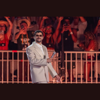 Bad Bunny estreia no Brasil arrastando multidão e com celebração à latinidade