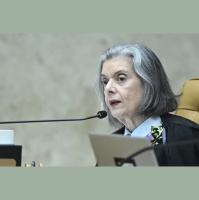 Carmen Lúcia compara uso de deep fakes nas eleições com foto de Tancredo Neves antes da morte