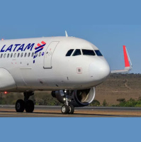 Disparada do combustível aéreo reduz margem das companhias e pressiona tarifas