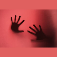Medo da violência muda rotina de 57% dos brasileiros e afeta mais mulheres, diz Datafolha