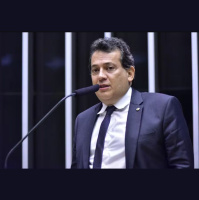 Operação da PF mira deputado Ricardo Abrão por suspeita de compra de votos