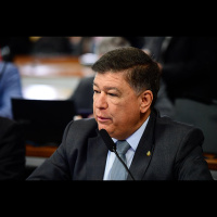 Presidente da CPMI do INSS critica Dino por conceder direito ao silêncio a Paulo Camisotti