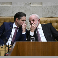 Jantar de Lula com aliados tem tom informal e amigável e afagos a Hugo Motta