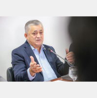 Ministro de Lula faz reunião com líderes do governo para alinhar estratégia de votações no Congresso