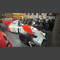 Réplica de carro de Fórmula 1 e itens de luxo são apreendidos em operação que prendeu Careca do INSS