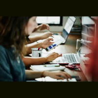 Do primeiro salário ao Serasa: quatro a cada dez jovens já tiveram o nome sujo