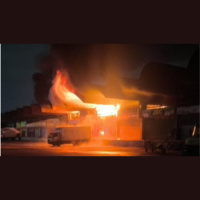 Incêndio de grandes proporções atinge a Ceasa, maior central de abastecimento do RJ