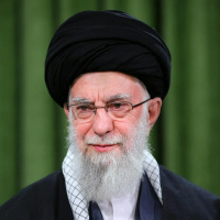 Funeral de aiatolá Ali Khamenei reúne multidão em Teerã novo líder segue ausente
