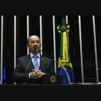 Polícia Civil investiga ameaças contra governador de SC em operação em três estados