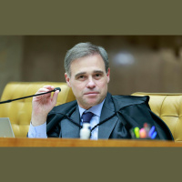 Mendonça diz que PF encontrou fortes indícios de que ex-presidente do BRB era mandatário de Vorcaro