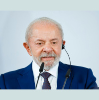 Lula chega a hospital em São Paulo para passar por procedimentos médicos