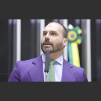 PF determina retorno imediato de Eduardo Bolsonaro ao cargo de policial federal