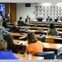 Quais as possíveis consequências jurídicas do indiciamento de ministros do STF e do PGR?