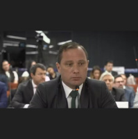 Falta de memória de Mauro Cid pode fragilizar tese acusatória, diz advogada sobre depoimento no STF