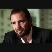 Daniel Vorcaro é detido em Guarulhos ao tentar deixar o país após venda do Banco Master