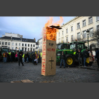 Agricultores europeus protestam em Bruxelas contra acordo UE-Mercosul