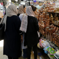 Iranians count the cost of renewed sanctions 