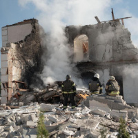 Ukraine Tries To Halt Russian Advance, Biden Woos Kenya, the Fate of Assange, and More