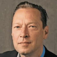 The Spies Fighting Communism During the Cold War, with Scott Anderson and Hugo Lindgren