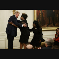 The Right-Wing Web Goes to the White House