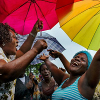 Seymour Hersh, NYC Nail Salons, and Ebola-Free Liberia