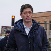 Minneapolis mayor calls for peace and order, and ICE out of city