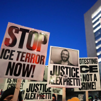 Trumps response to Pretti killing upends Second Amendment politics