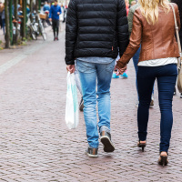 El 30% de las mujeres entre 40 y 44 años en España no tiene hijos: Tardan más en emparejarse que en el pasado. Hay un cambio cultural
