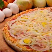 Mi amigo puso en los comentarios del pedido que era alérgico a la cebolla para que no le pusiesen en la pizza. El corrector se había equivocado y había puesto adicto
