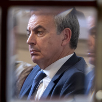 José Antonio Zarzalejos, experto en política: Presentar a Zapatero como un faro moral del progresismo y como el gran referente histórico del PSOE ha sido un fraude político