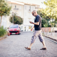 Carlos, inventor de un agitador de teléfonos: Sirve para pasar de nivel en el Pokémon Go, llevo andados casi 6.000 kms en 10 años