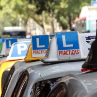 Fernando Lara, dueño de autoescuela: Se van jubilando y no se reponen las plazas. Es cierto que entran 100 examinadores, pero las necesidades serían 200