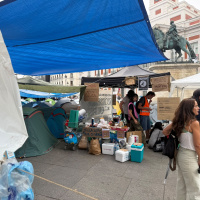 David, joven acampado en la Puerta del Sol (Madrid): Sin la intervención del mercado y la expropiación a los fondos buitre no llegamos a ningún lado