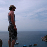 How A Nomadic Biohacker Eats Healthy And Stays Fit While Traveling The World.