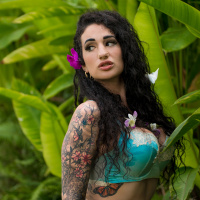 Arabelle Raphael: Nails