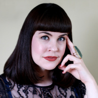#352 Caitlin Doughty: Death, OCD  Being a Mortician