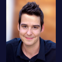 Psychic Dougall Fraser Gives Readings