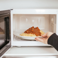 Die Mikrowelle - Vom Radargerät in die Küche