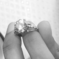 Diamonds are forever - Von Ringen und Verlobungen