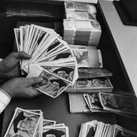 Die Währungsunion - D-Mark für den Osten