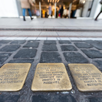 Stelen und Stolpersteine - Kulturgeschichte des Gedenkens