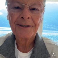 Qual o maior: o ouro, ou o Templo, que Santifica o ouro? A oferta, ou o Altar, que Santifica a oferta? - Meditação Matinal 19/07/25